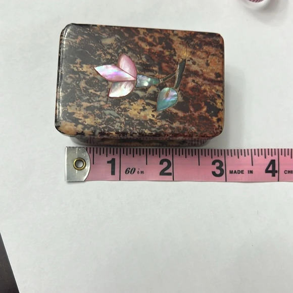 Soapstone Box with Lid Floral Inlay - Picture 6 of 7